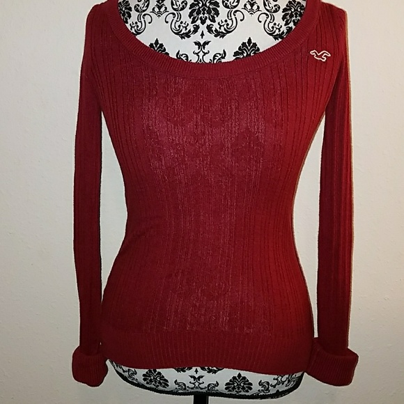 Hollister Tops - Hollister burgundy long sleeve sweater med